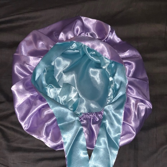 Bonnets - Picture 6 of 7